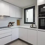 Inf4.2m- Modern Families Only Apartment *
