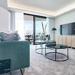 Inf4.2m- Modern Families Only Apartamento
