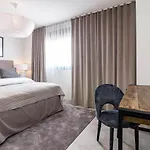 Inf4.2m- Modern Families Only Apartamento Estepona