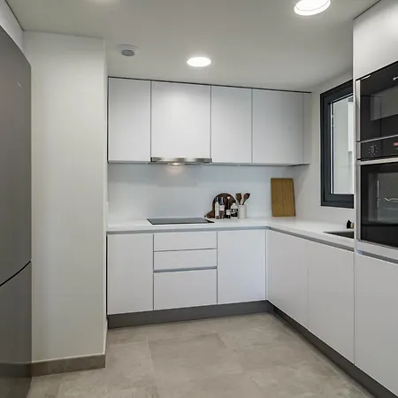 Inf42m- Modern Apartment, Families Only Estepona