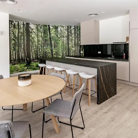 Inf42m- Modern Apartment, Families Only * Estepona