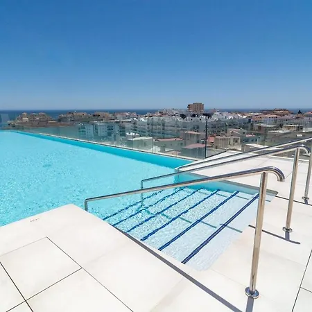 Inf4.2m- Modern Families Only Apartment *