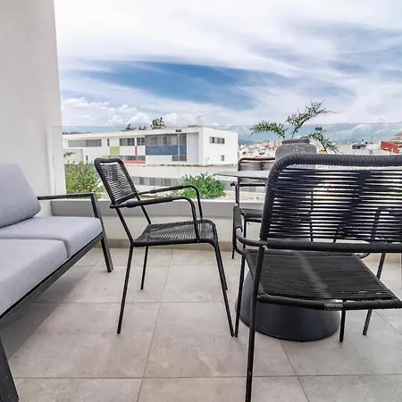 아파트 Inf42m- Modern Apartment, Families Only 에스테포나
