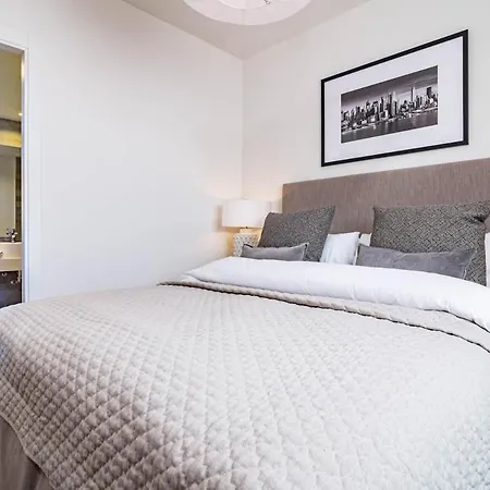 Inf42m- Modern Apartment, Families Only 아파트