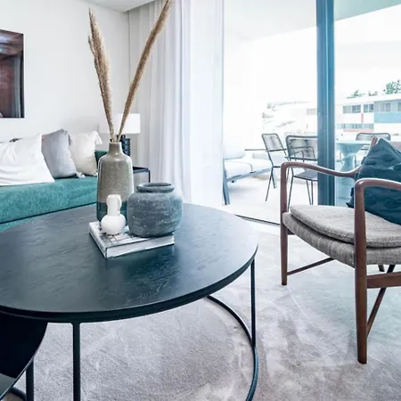 아파트 Inf42m- Modern Apartment, Families Only