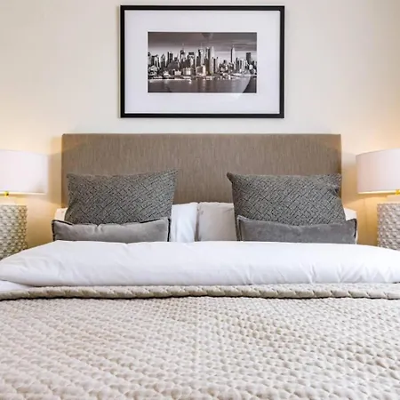 아파트 Inf42m- Modern Apartment, Families Only 에스테포나