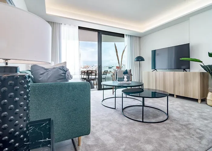 Inf4.2m- Modern Families Only Appartamento