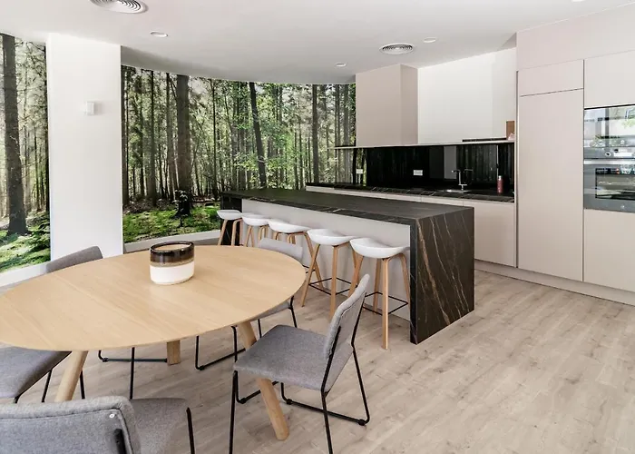 Inf4.2m- Modern Families Only * Estepona