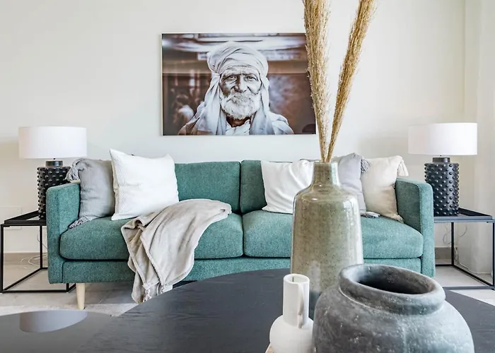 Inf4.2m- Modern Families Only