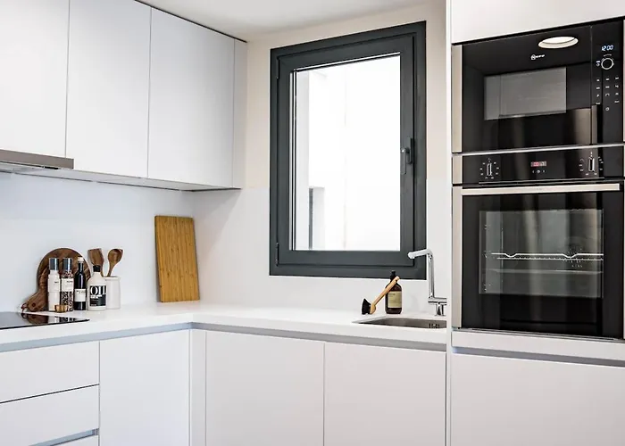 Apartment Inf4.2m- Modern Families Only *