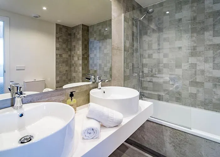 Apartment Inf4.2m- Modern Families Only