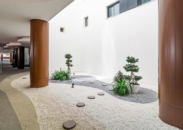 Inf4.2m- Modern Families Only